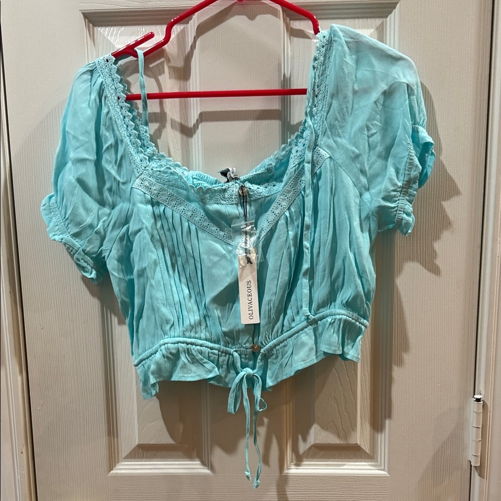 Chic Light Blue Women's from shoulder down 15 inch and from left to right 17